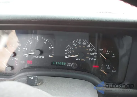 2000 Jeep Cherokee Sport из США, поврежденный, VIN 1J4FT48S4YL103571